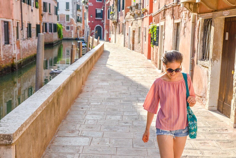 威尼斯单身女性旅游目的地