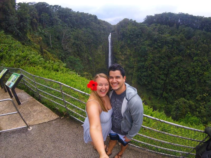 米歇尔在哥斯达黎加留学期间遇到了她的男朋友。，