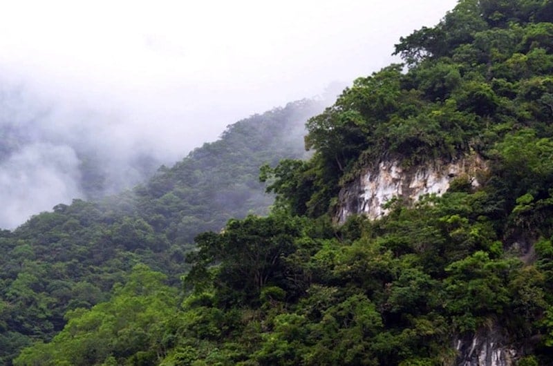 太鲁阁国家公园是台湾最受欢迎的亚洲旅游景点之一
