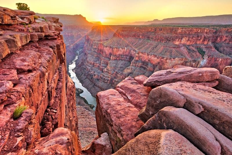 大峡谷是世界上最著名的探险旅游目的地之一