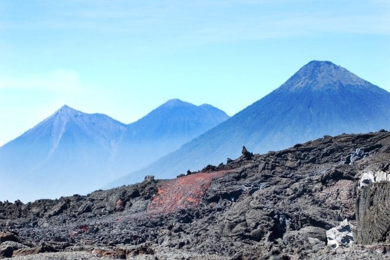 冒险旅行徒步到帕卡亚火山