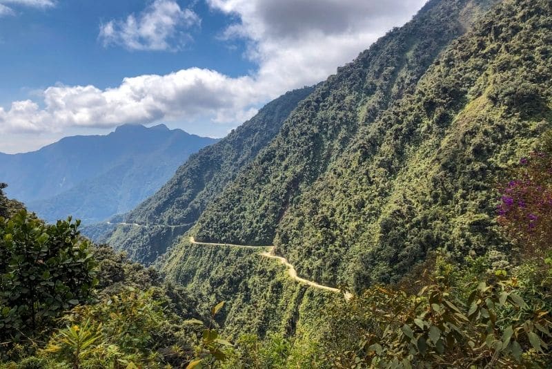 骑自行车度假骑玻利维亚的死亡之路