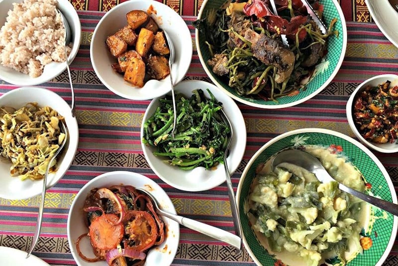 亚洲美食指南，展示不丹的当地菜肴