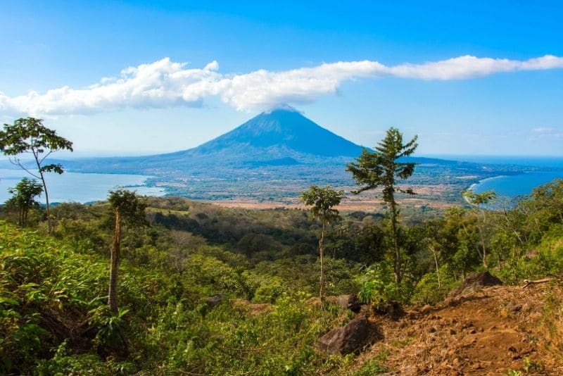 拉康塞普西翁火山是尼加拉瓜最著名的探险旅游景点之一