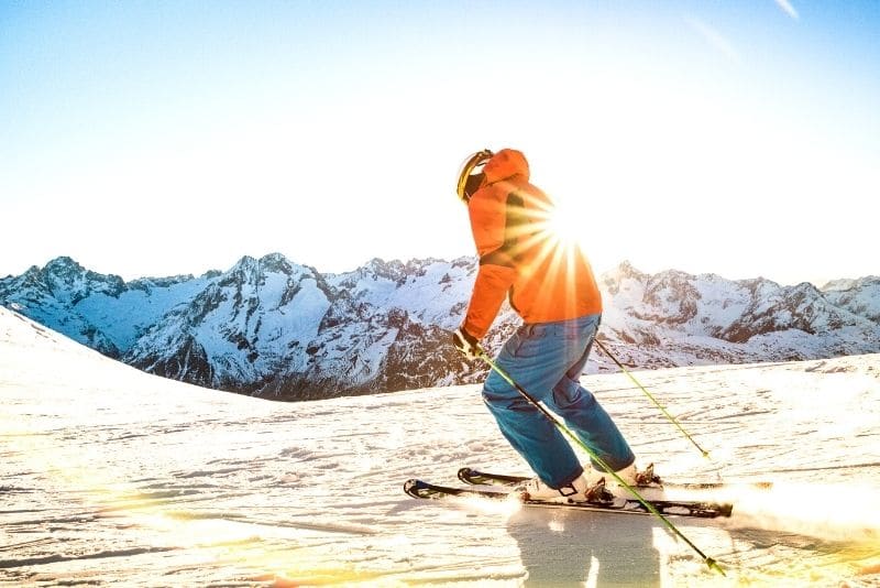 滑雪时独自旅行冒险