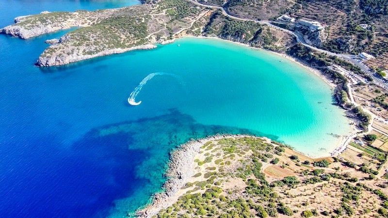 独自前往希腊克里特岛的Agios Nikolalos海滩
